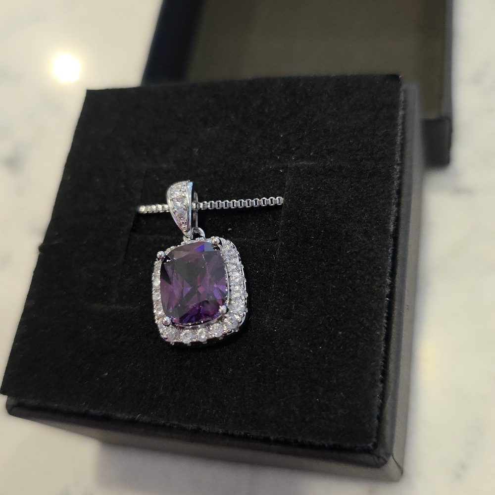 Elegant Pendant Necklace Sparkling Amethyst / Cubic Zirconia NEW!